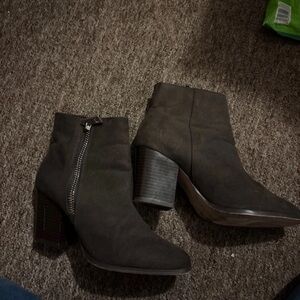 Elegant Black Ankle Boots